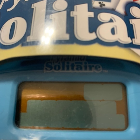 Radica Pocket Pyramid Solitaire Handheld Electronic Game 2005 - Picture 2 of 4